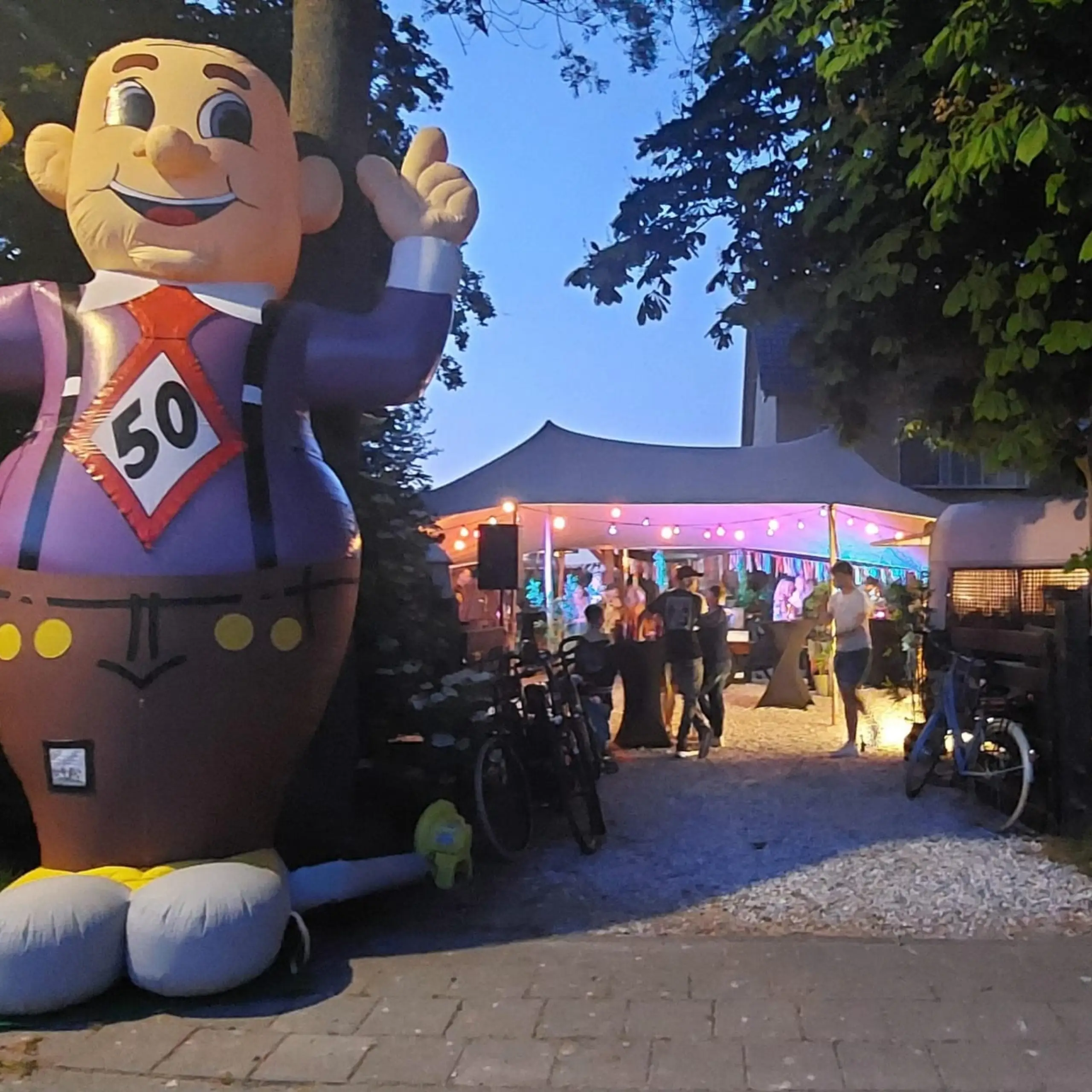 Grote Abraham feest pop