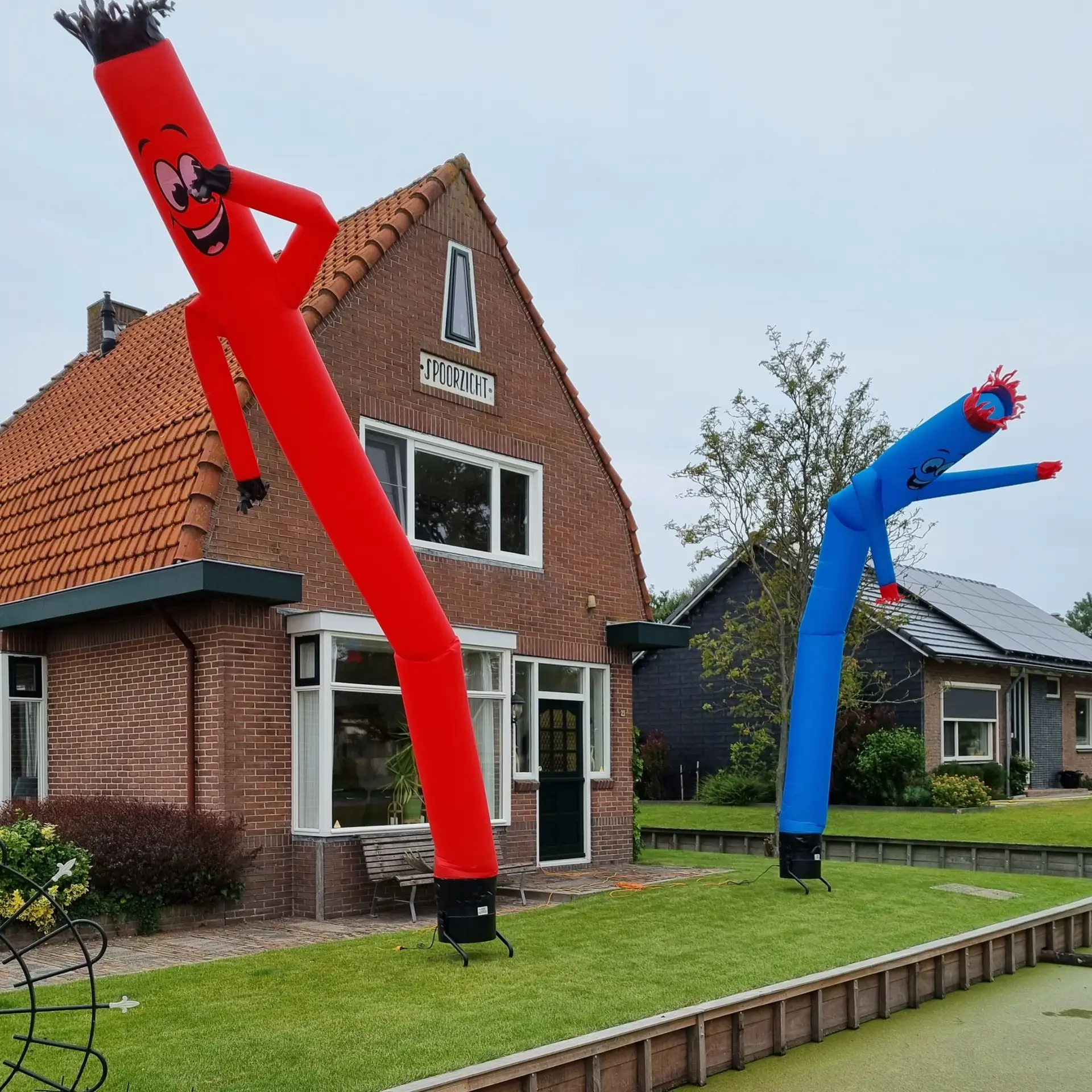 Grote skydancers